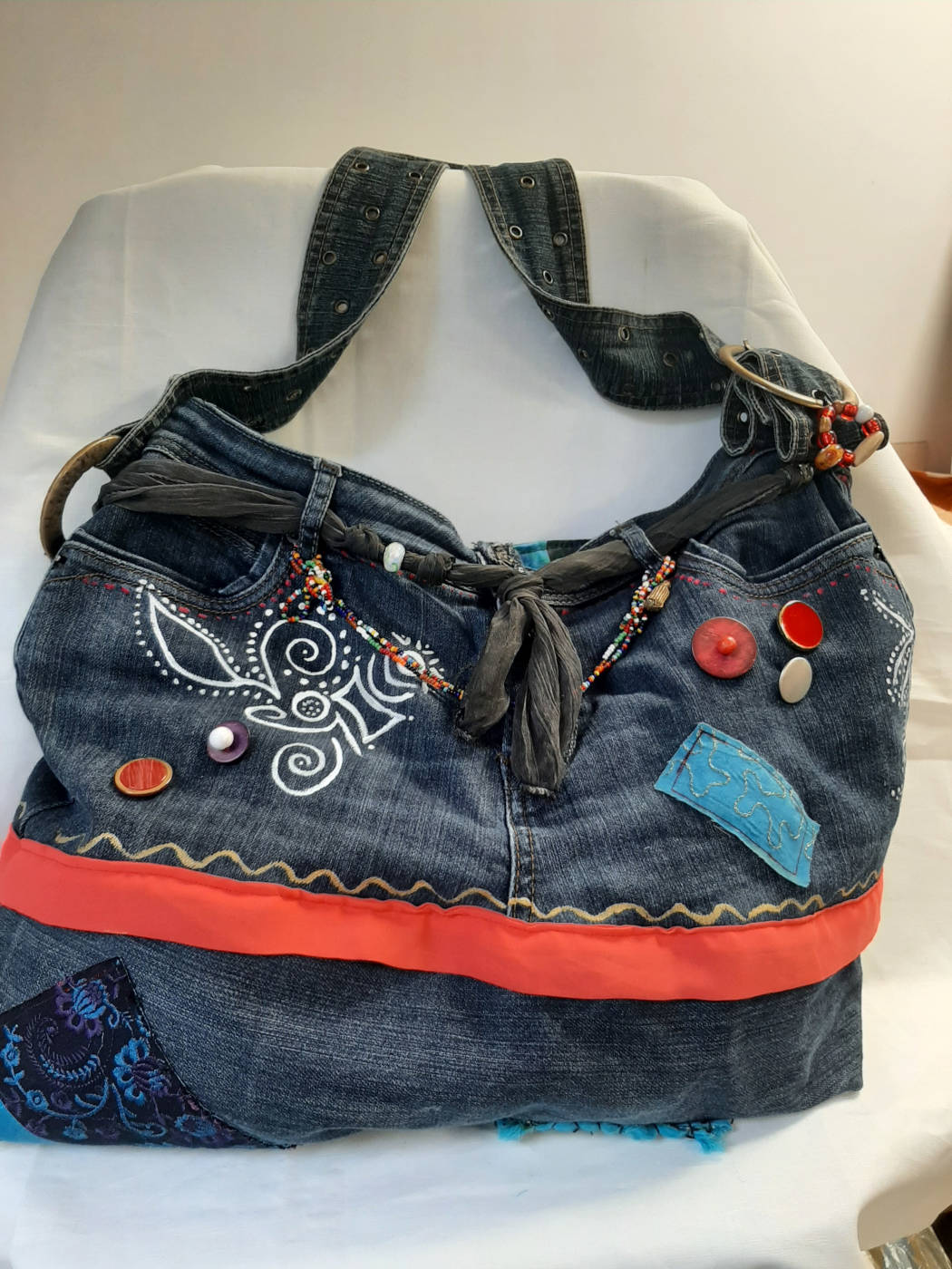 Sac en jean recyclé bande rouge