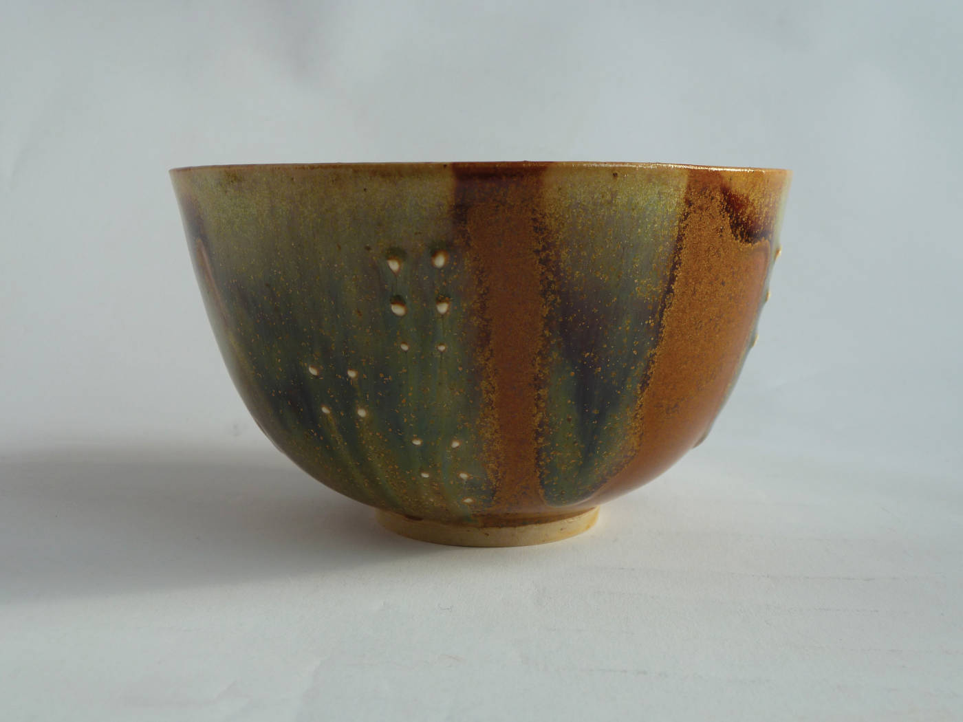 Bol en grès et décoration porcelaine