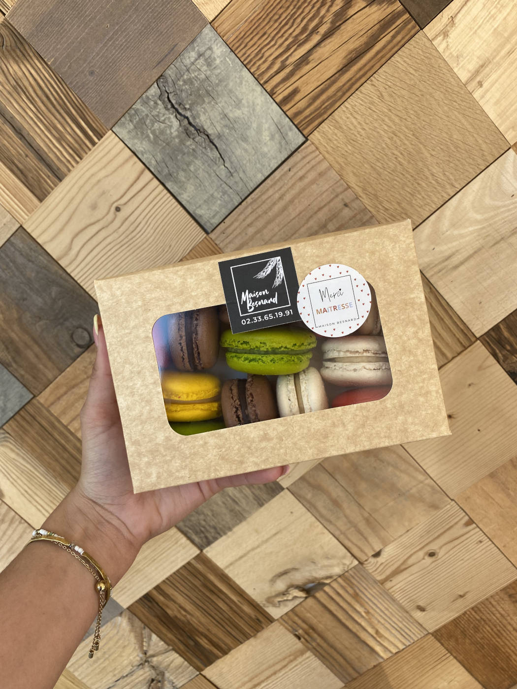 boite-de-macarons-maison-besnard-photo2-jachete-flers-agglo