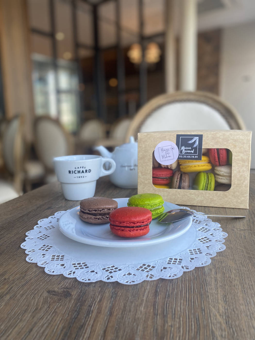 boite-de-macarons-maison-besnard-photo3-jachete-flers-agglo