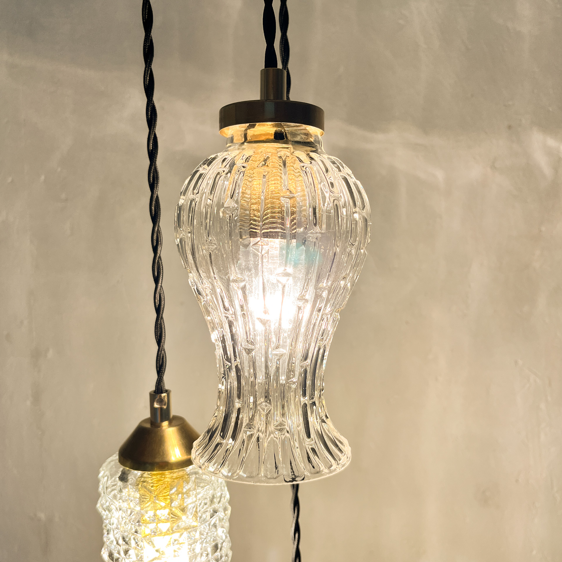 suspension-en-cascade-de-3-globes-vintage-en-verre-lili-esprit-vintage-flers-2