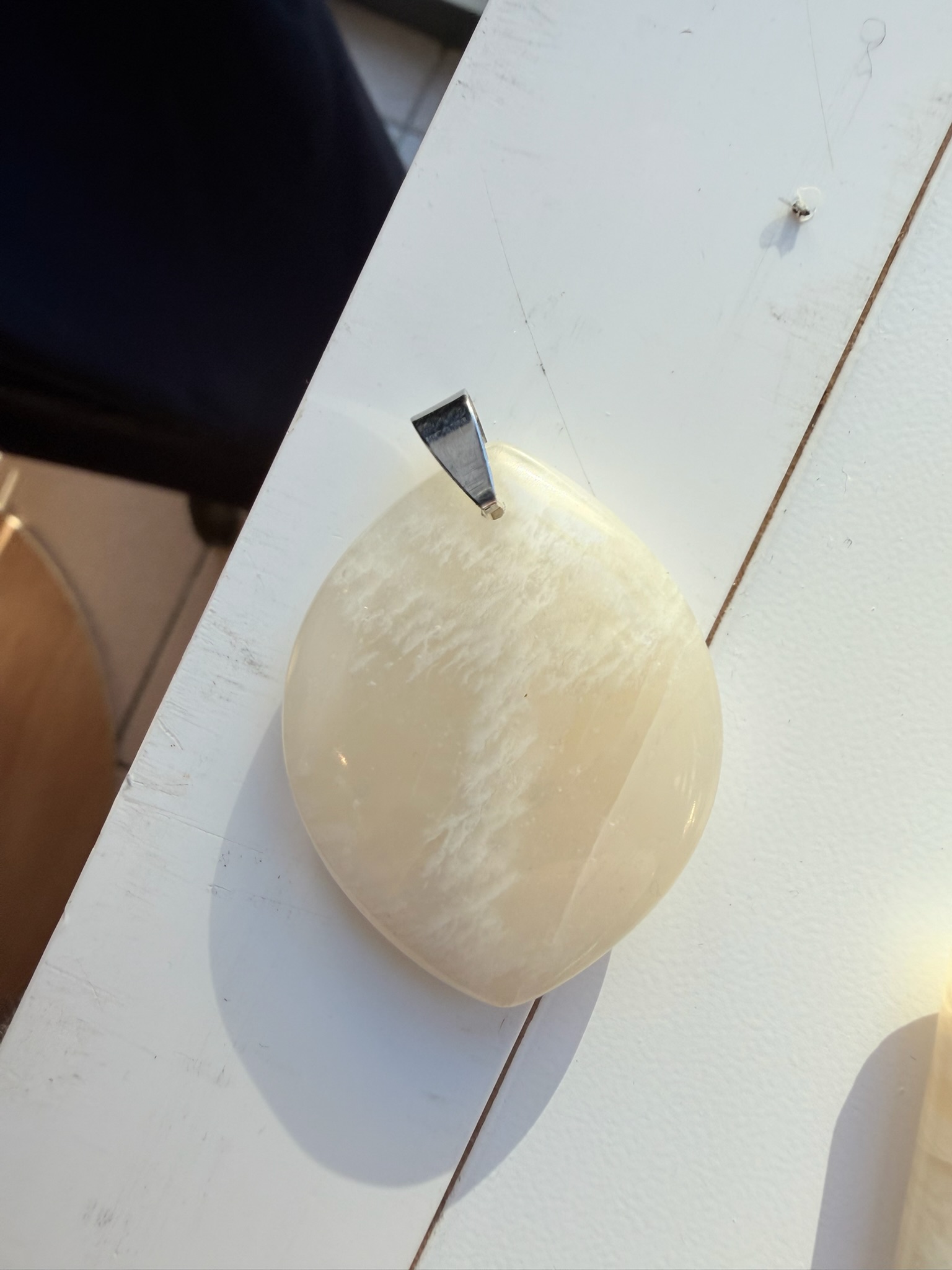 Pendentif Pierre Plate Forme Libre Pierre De Lune Beige Aa