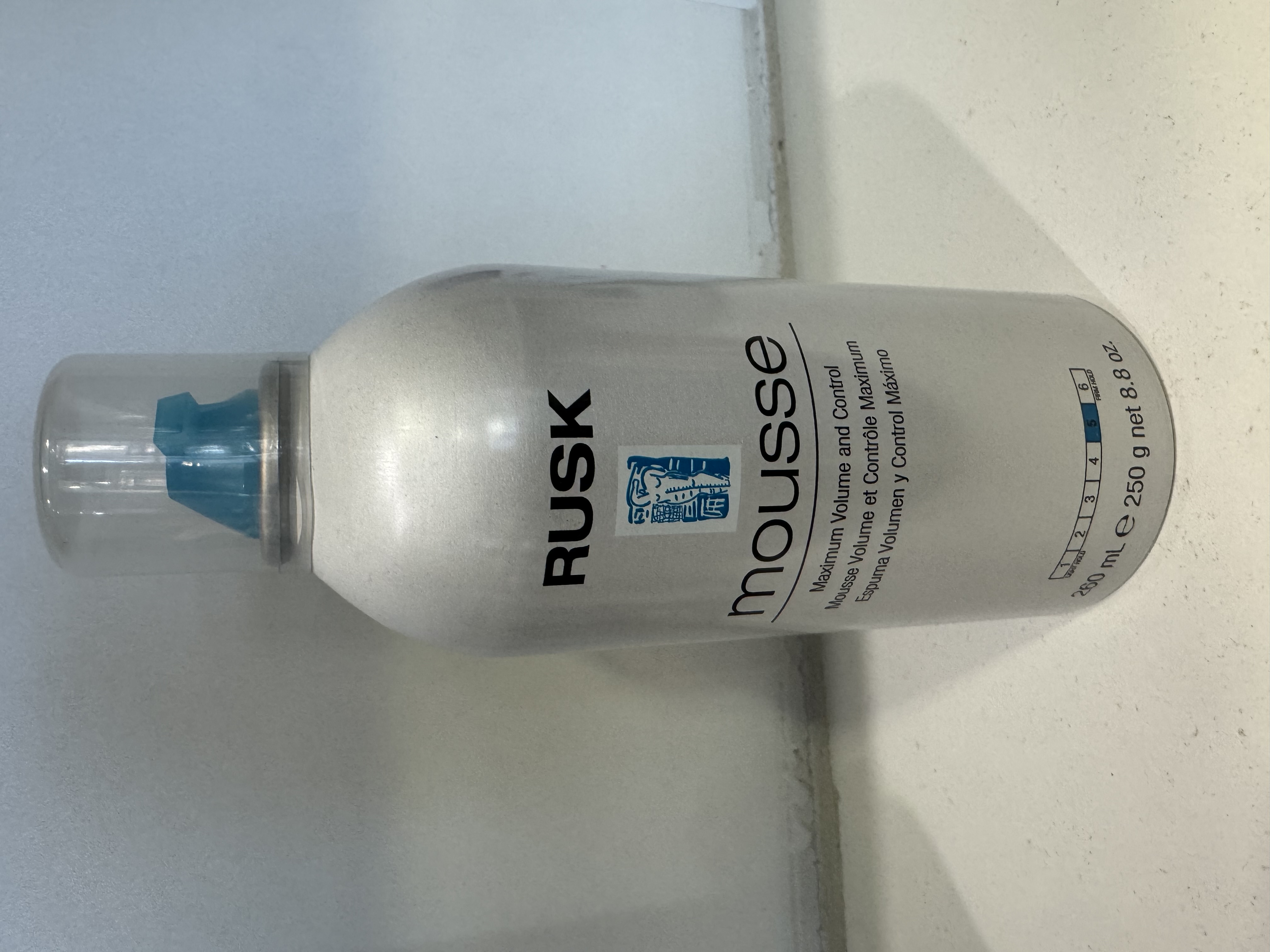 Rusk Mousse Volume Et Contrôle Maximum