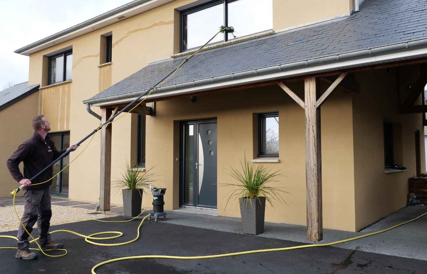 nettoyage-de-vitres--toutes-hauteurs-netto-decor-proprete--agence-de-flers-flers-2