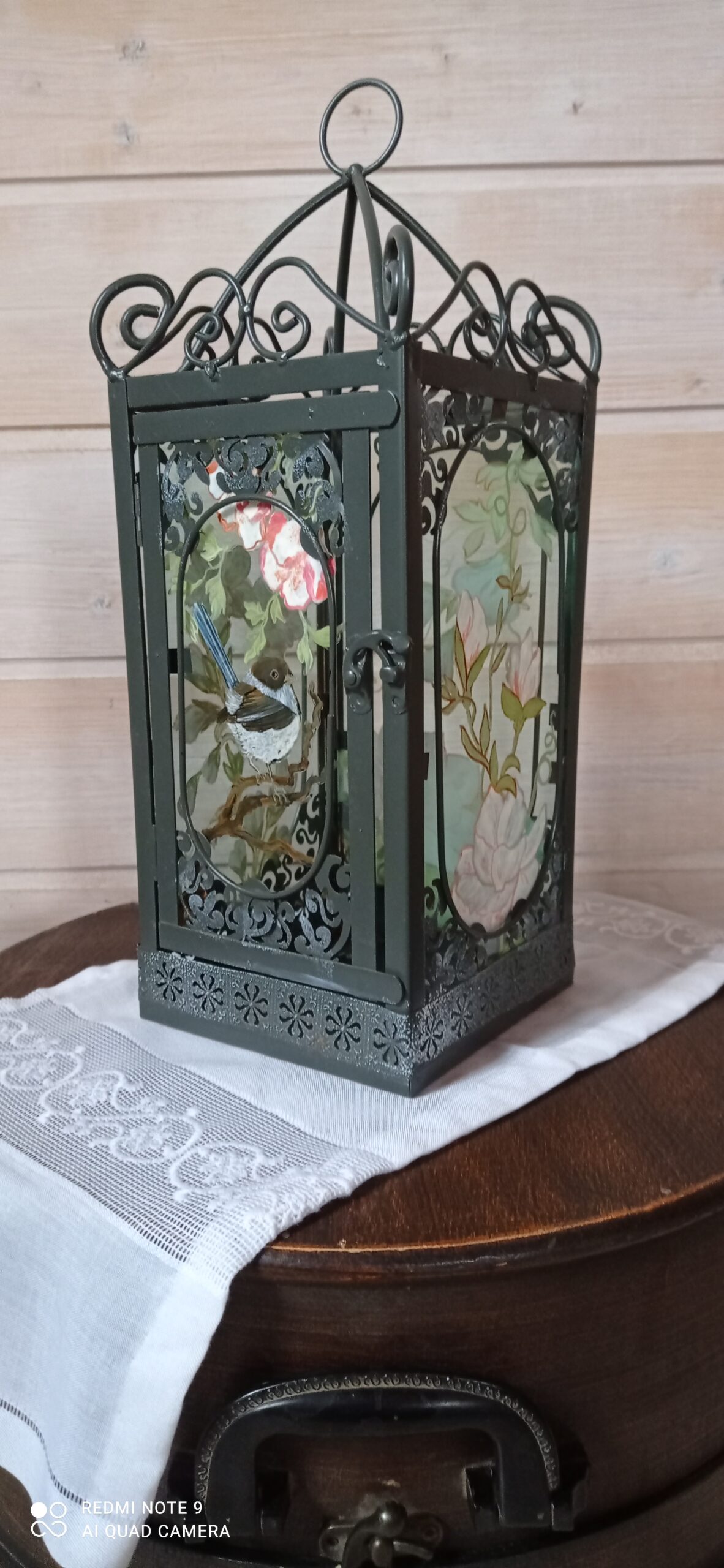 Cage Décorée, Peinte à La Main, Oiseau Et Fleurs……