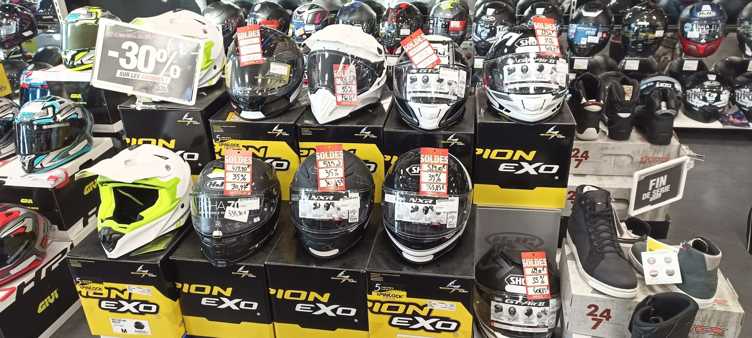 C&rsquo;est Les Soldes Chez Moto Axxe