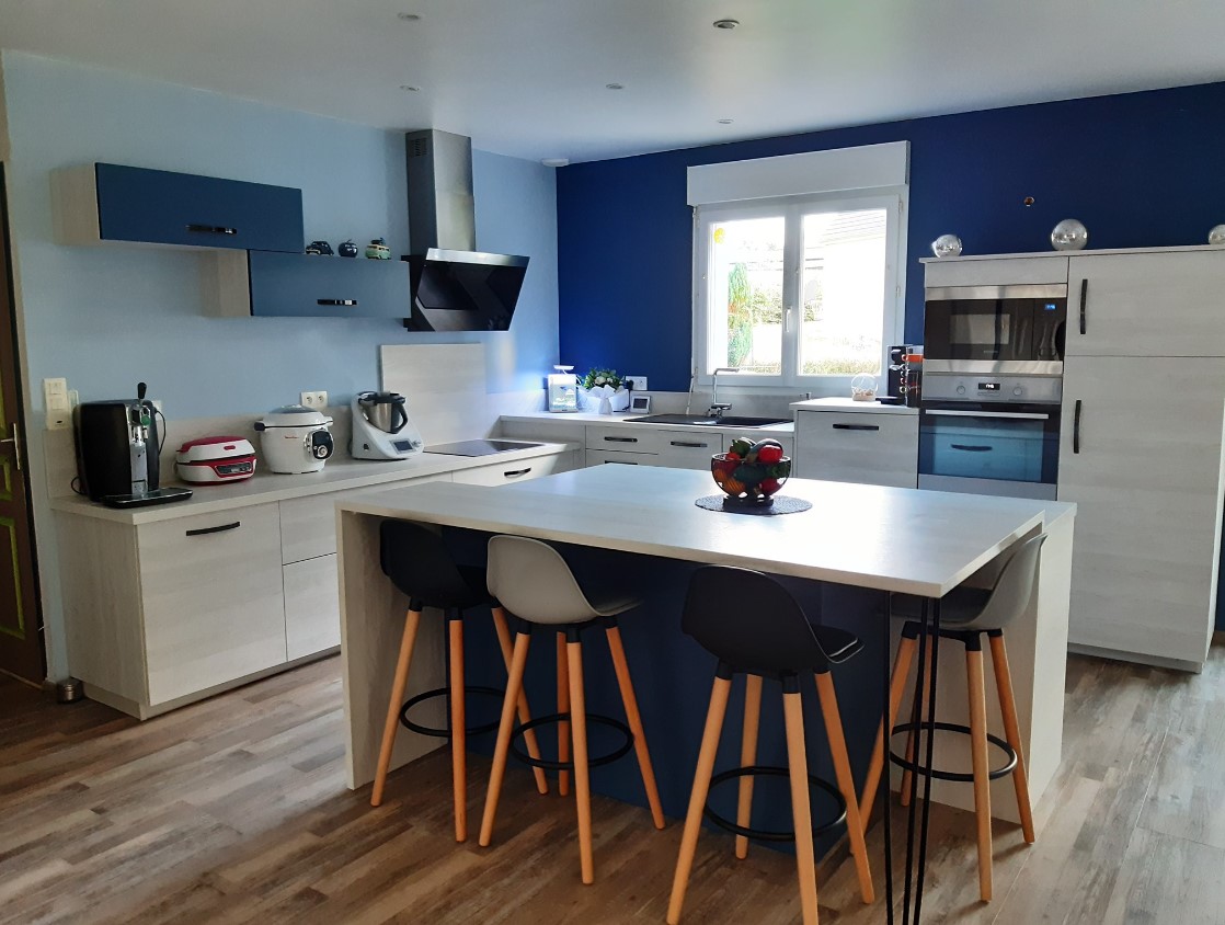 Cuisine Bleu Et Bois Blanchi