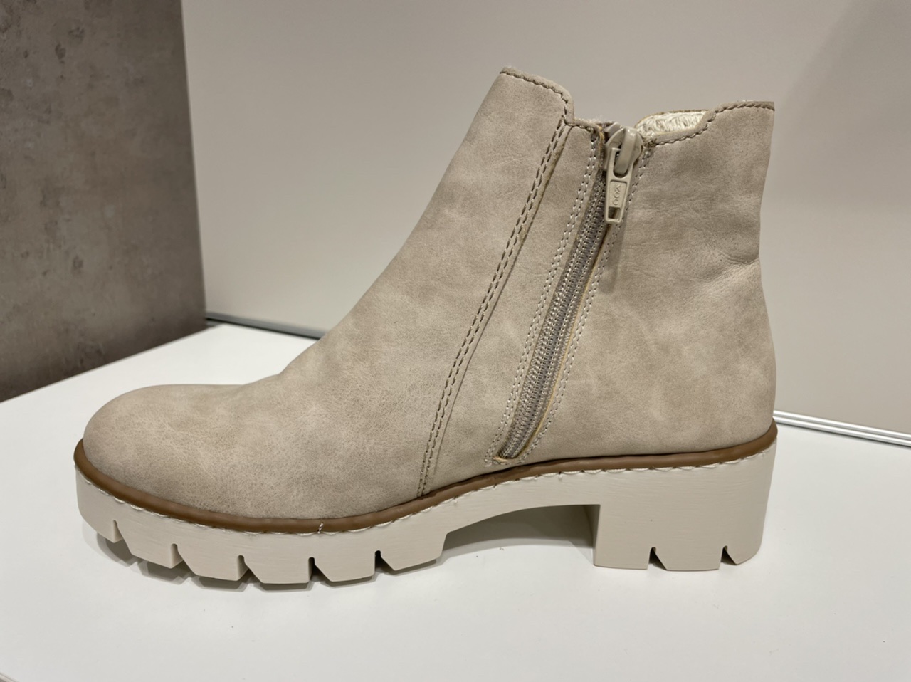 6213c99a-3131-4c8a-8f93-ce95594da7cd