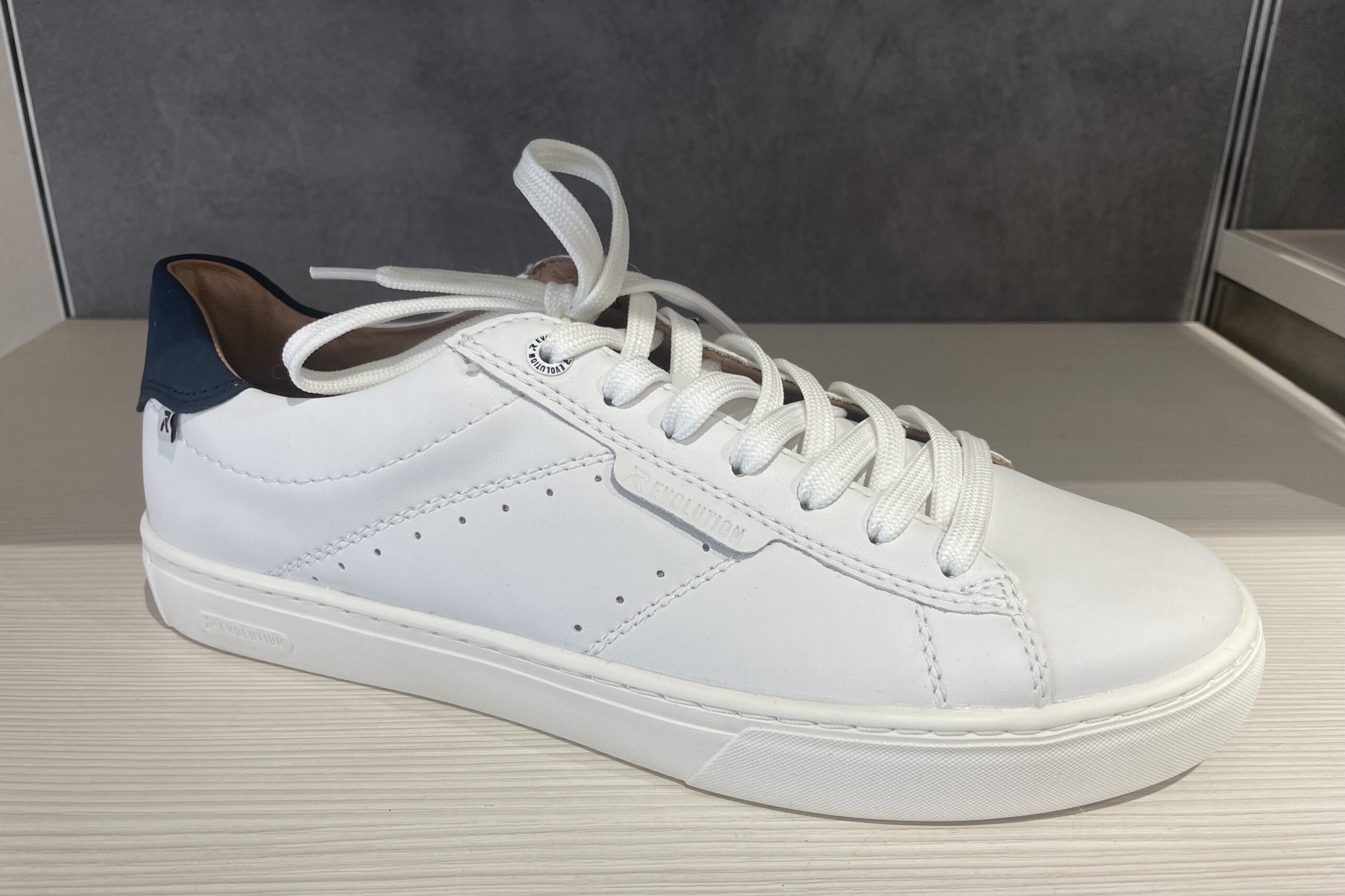 Basket Blanche R-évolution